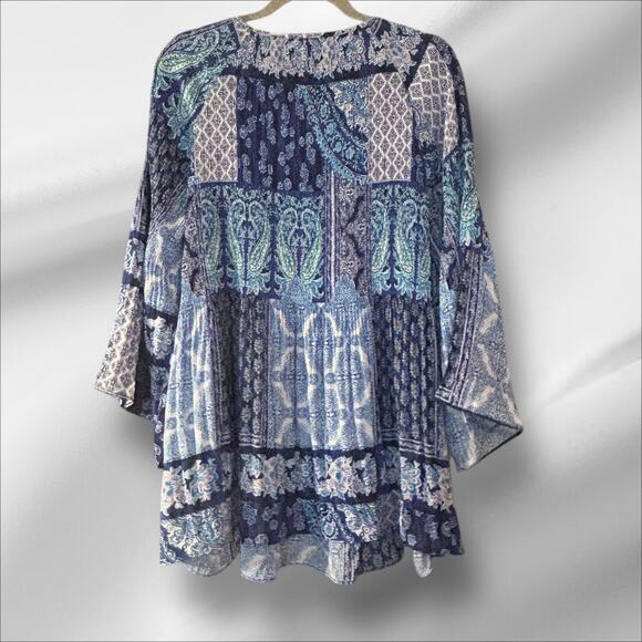 Sunny Leigh Micro Pleated Tunic Top Blouse 1X Blue Abstract Pattern Light Flowy - Picture 9 of 12